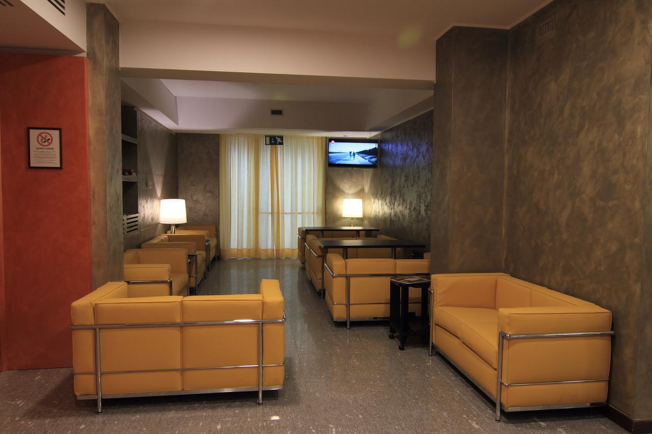 ホテル メトロ ミラノ エクステリア 写真